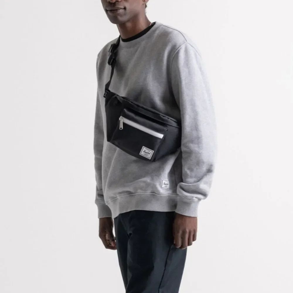 NEW Herschel Supply Co Seventeen Hip Pack
